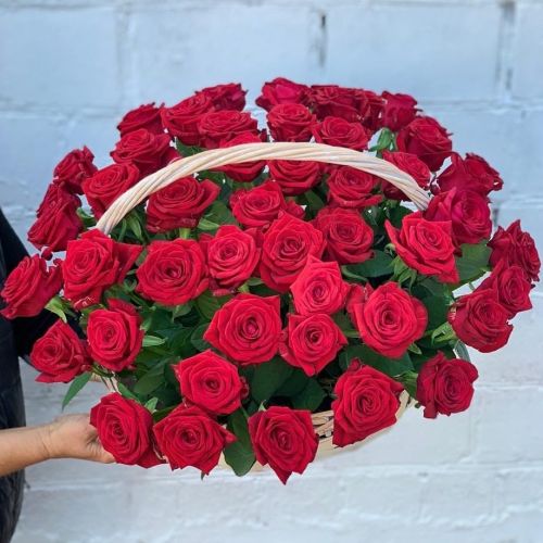 Корзина 51 красная роза - купить с доставкой в интернет-магазине | Флорист Экспресс по Усть-Абакану